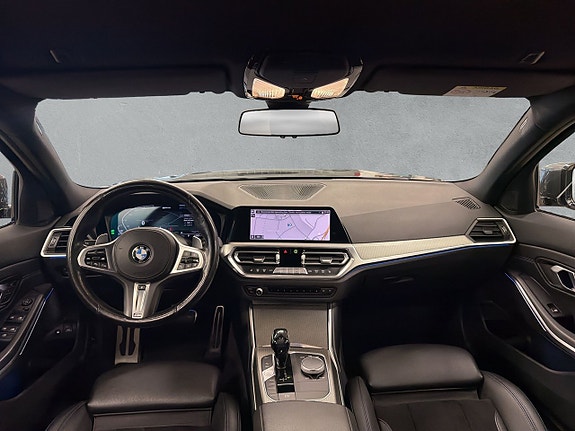 BMW 330e 12 of 30