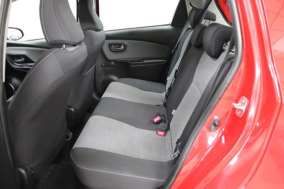 Toyota Yaris 11 of 19