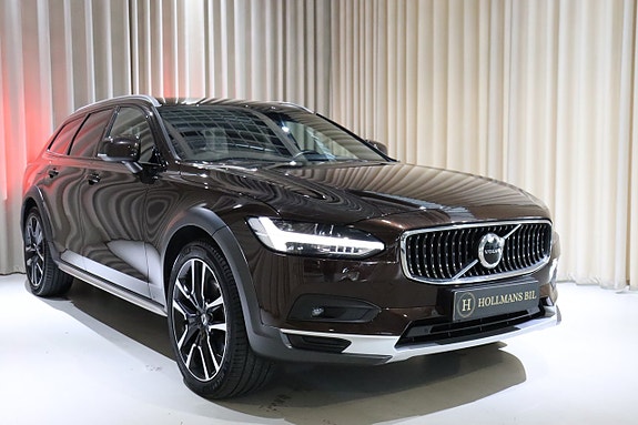 Volvo V90 Cross Country 4 of 30