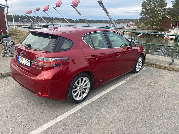 Lexus CT200h 3 of 17