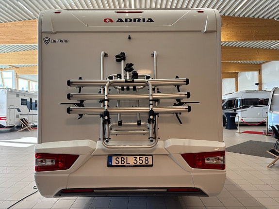 Adria CORAL XL 670 SL (AC+5 bält+TRUMA) 4 of 24