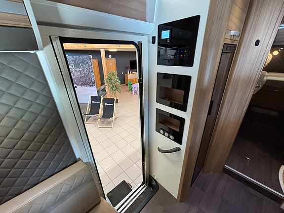 Adria CORAL XL 670 SL (AC+5 bält+TRUMA) 16 of 24