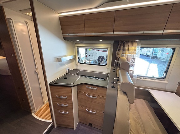 Adria CORAL XL 670 SL (AC+5 bält+TRUMA) 17 of 24
