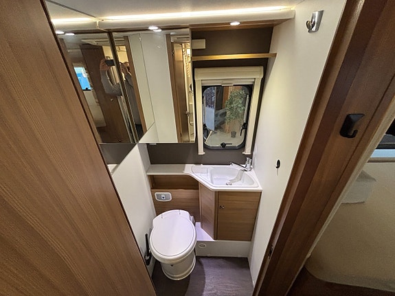 Adria CORAL XL 670 SL (AC+5 bält+TRUMA) 22 of 24
