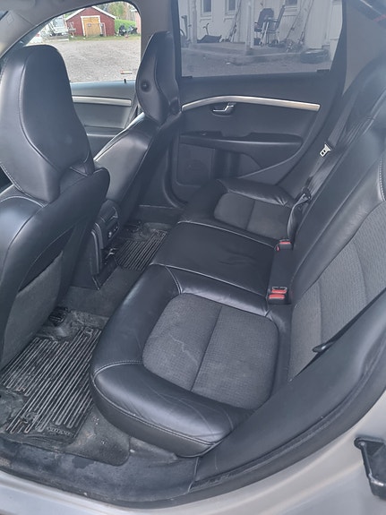 Volvo V70 5 of 6