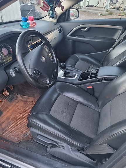 Volvo V70 6 of 6