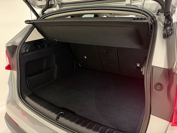 BMW iX1 6 of 18