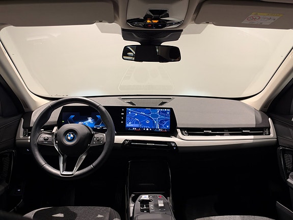 BMW iX1 12 of 18