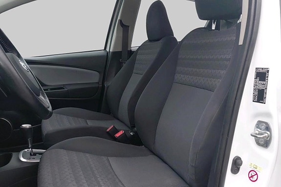 Toyota Yaris 6 of 10