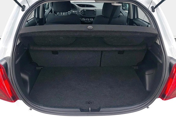 Toyota Yaris 10 of 10