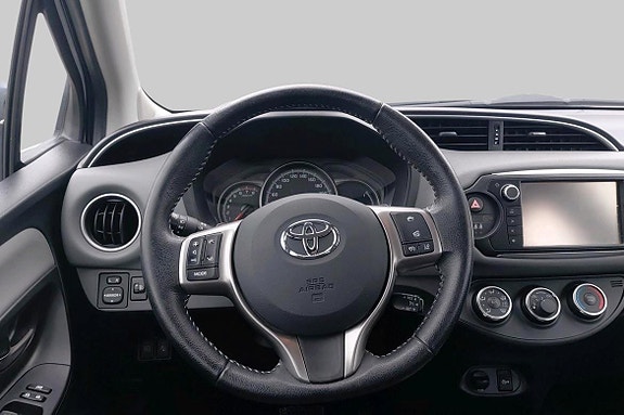 Toyota Yaris 9 of 10