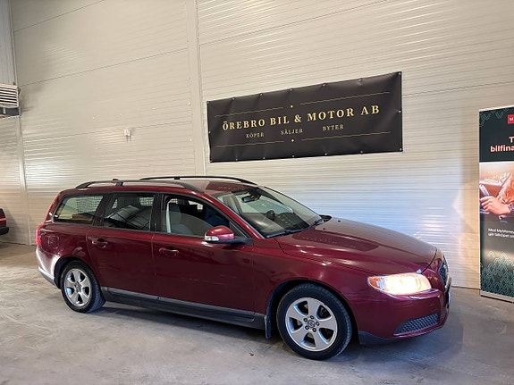 Volvo V70 2 of 7
