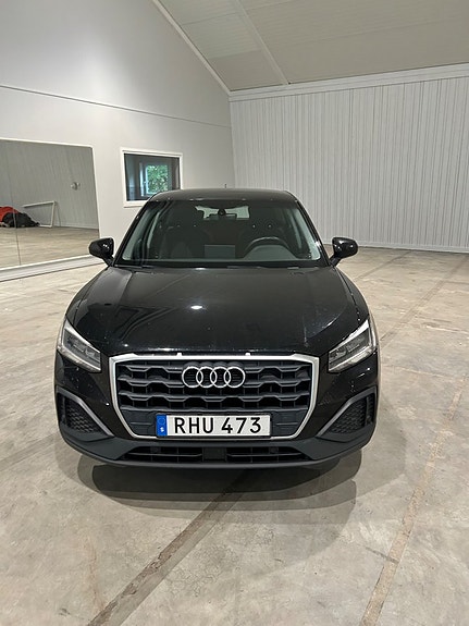 Audi Q2 2 of 5