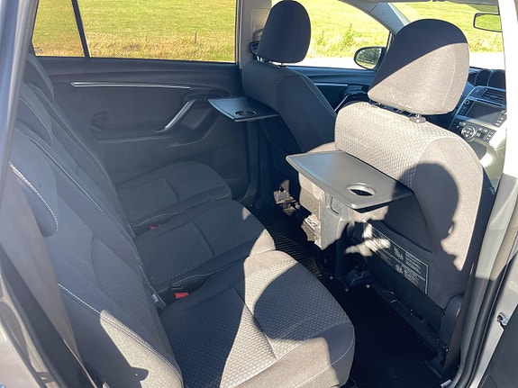 Toyota Verso 13 of 27