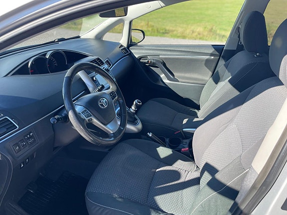 Toyota Verso 8 of 27