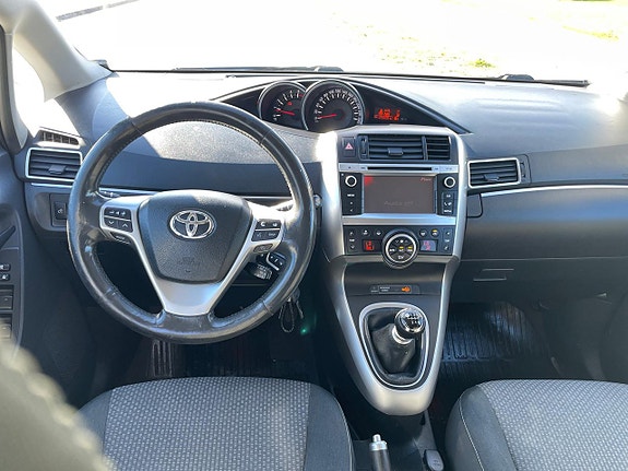 Toyota Verso 10 of 27