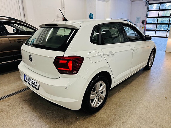 Volkswagen Polo 15 of 25