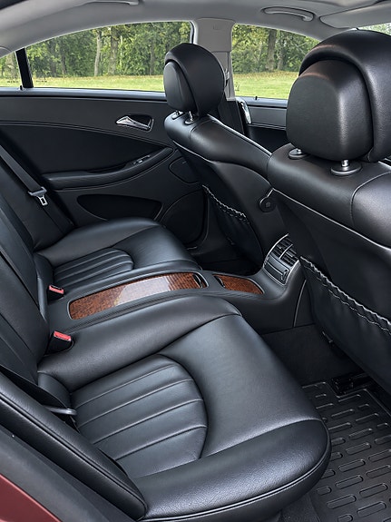 Mercedes-Benz CLS350 6 of 7