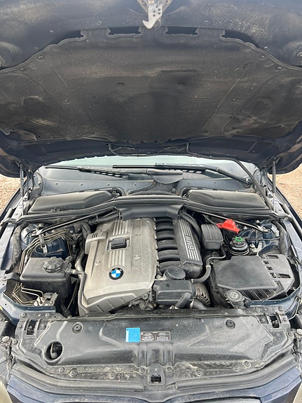 BMW 523i 12 of 12