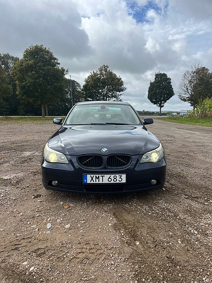 BMW 523i 4 of 12