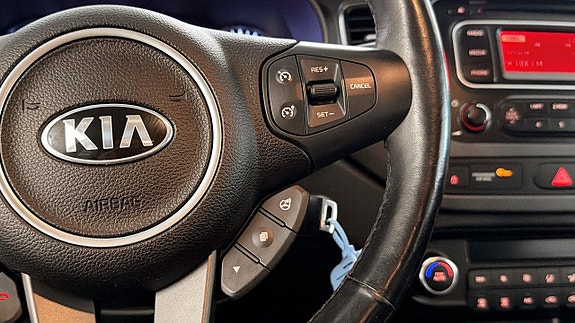 Kia Carens 15 of 21