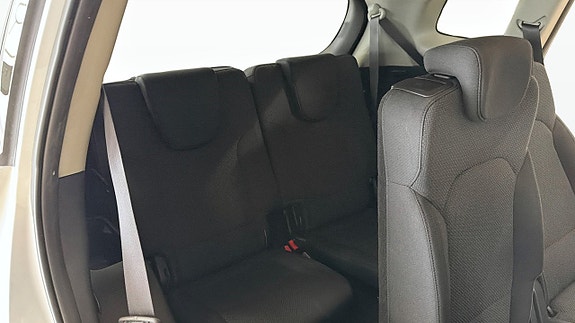 Kia Carens 20 of 21