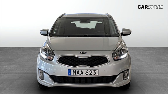 Kia Carens 8 of 21