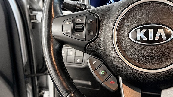Kia Carens 16 of 21
