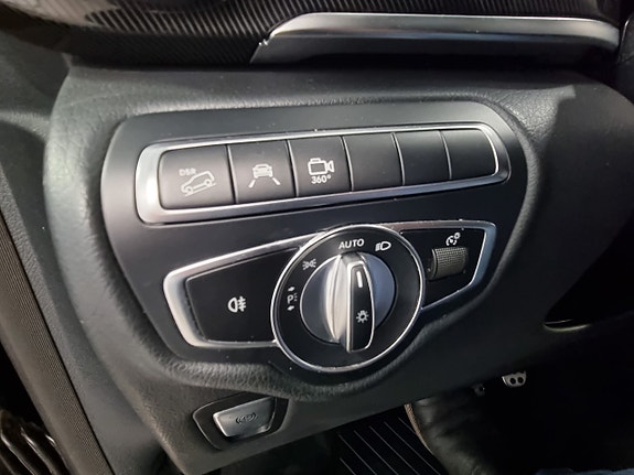 Mercedes-Benz V250 14 of 17