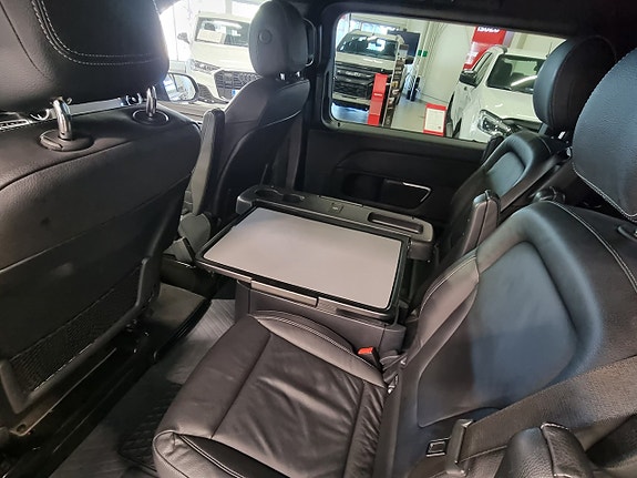 Mercedes-Benz V250 11 of 17