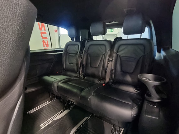 Mercedes-Benz V250 12 of 17
