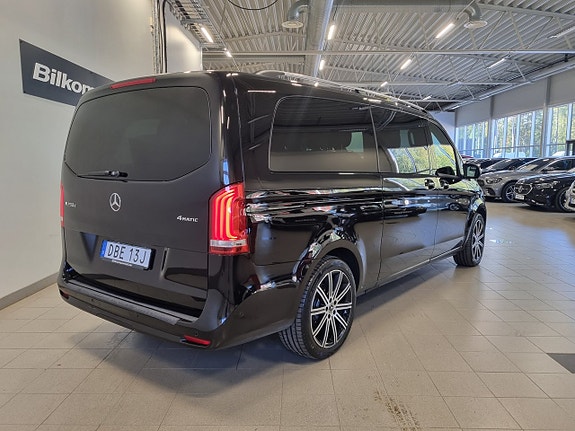 Mercedes-Benz V250 5 of 17