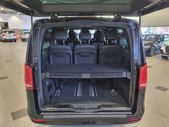 Mercedes-Benz V250 8 of 17