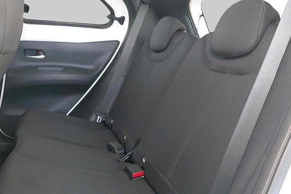 Toyota Aygo X 8 of 11