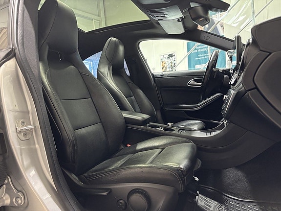 Mercedes-Benz CLA200 10 of 30