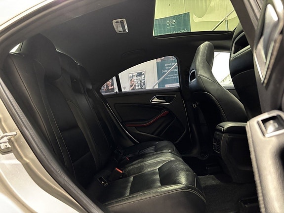 Mercedes-Benz CLA200 12 of 30
