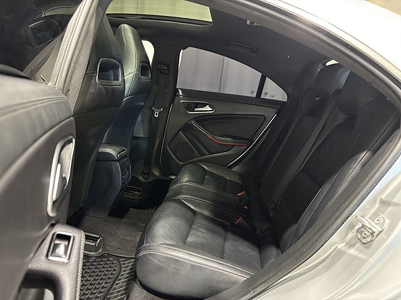 Mercedes-Benz CLA200 11 of 30