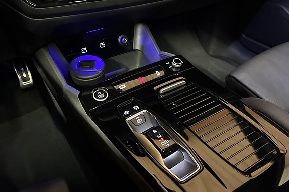 Audi Q6 e-tron 26 of 27