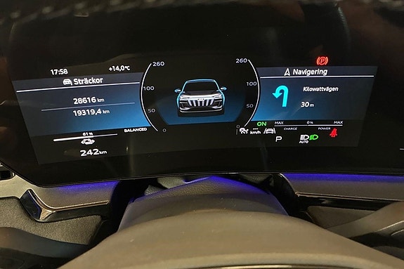 Audi Q6 e-tron 16 of 27