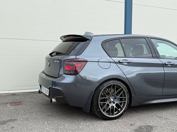 BMW M135i 7 of 24