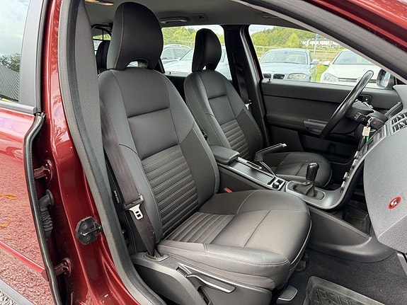 Volvo V50 15 of 22