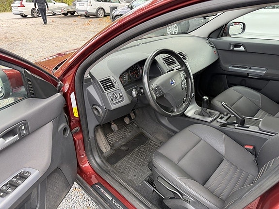 Volvo V50 9 of 22