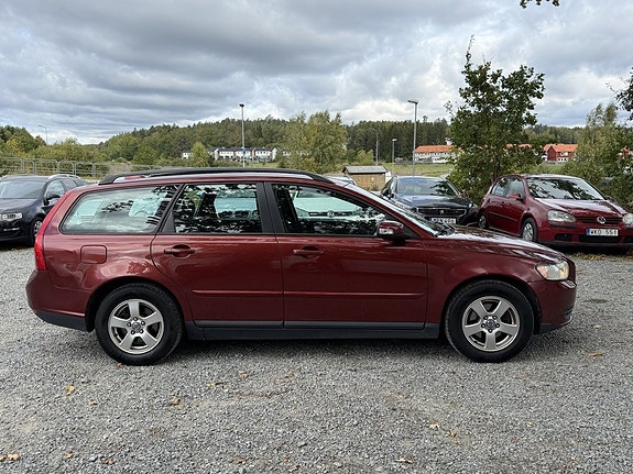 Volvo V50 4 of 22