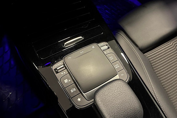 Mercedes-Benz A250 e 16 of 25