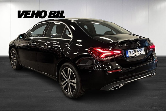 Mercedes-Benz A250 e 4 of 25