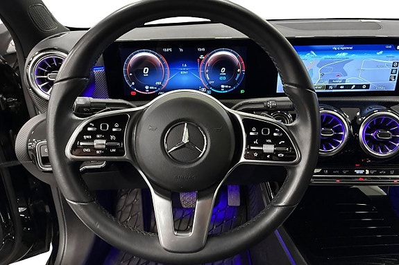 Mercedes-Benz A250 e 13 of 25