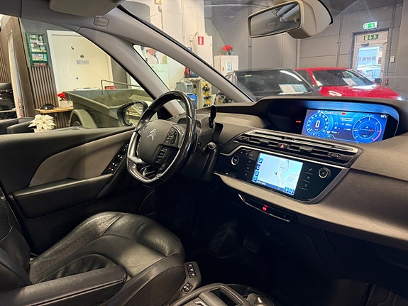 Citroen Grand C4 Picasso 23 of 29