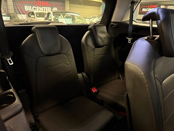 Citroen Grand C4 Picasso 19 of 29