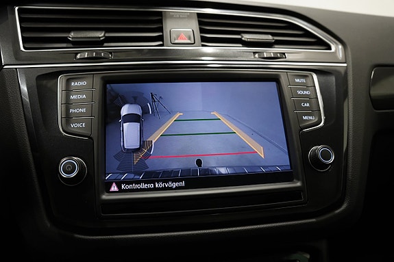 Volkswagen Tiguan 19 of 27