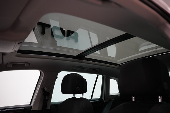 Volkswagen Tiguan 8 of 27